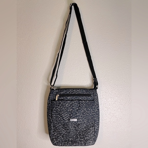 Baggallini Nylon Grey Casual Travel Crossbody Purse - Picture 2 of 9